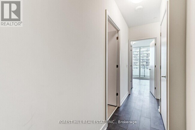 Photo du bâtiment - 2221 Yonge St