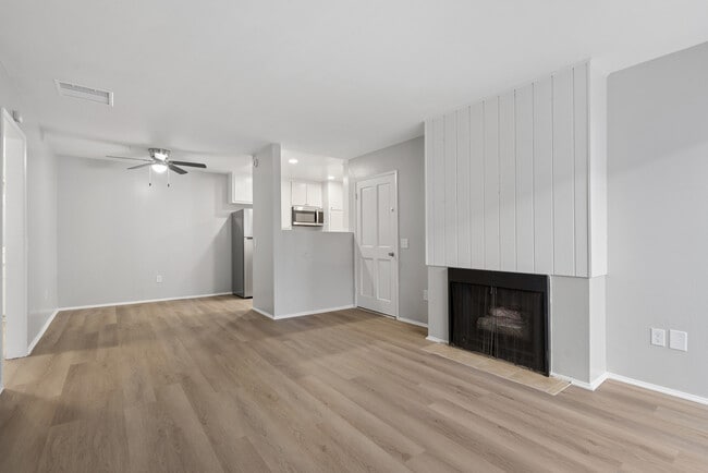 Building Photo - Villa Maria Apartments