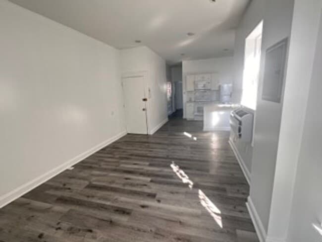 Building Photo - 5036 Walnut St