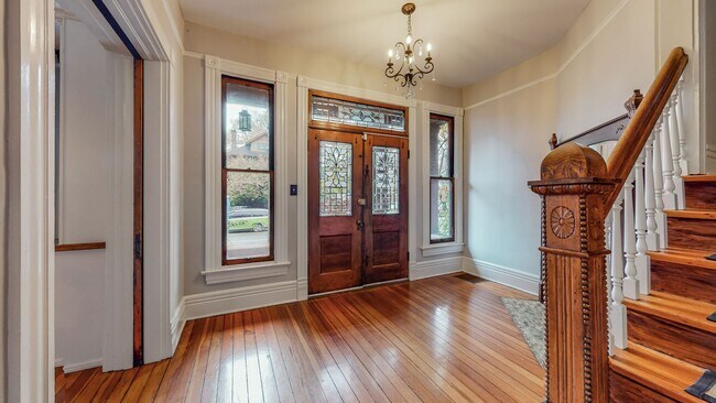 Foto del edificio - 1355 S Brook St