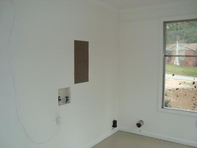 Building Photo - Rent Ready to move in!