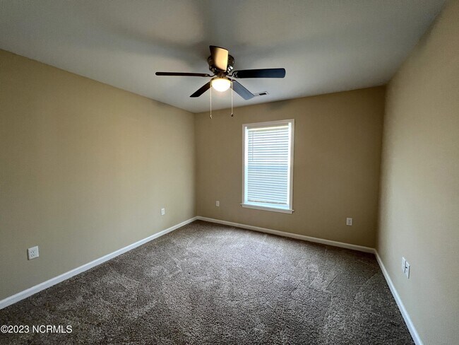 Building Photo - 121 Nugget Trl