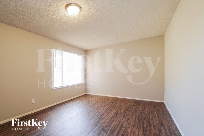 Foto del edificio - 3341 W Desert Cove Ave