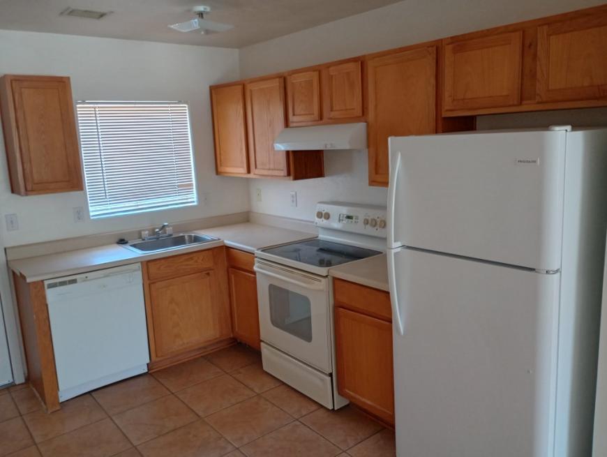 Foto principal - 2 bedroom in Eloy AZ 85131