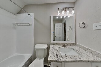 Building Photo - 2415 Pebbledowne Cir