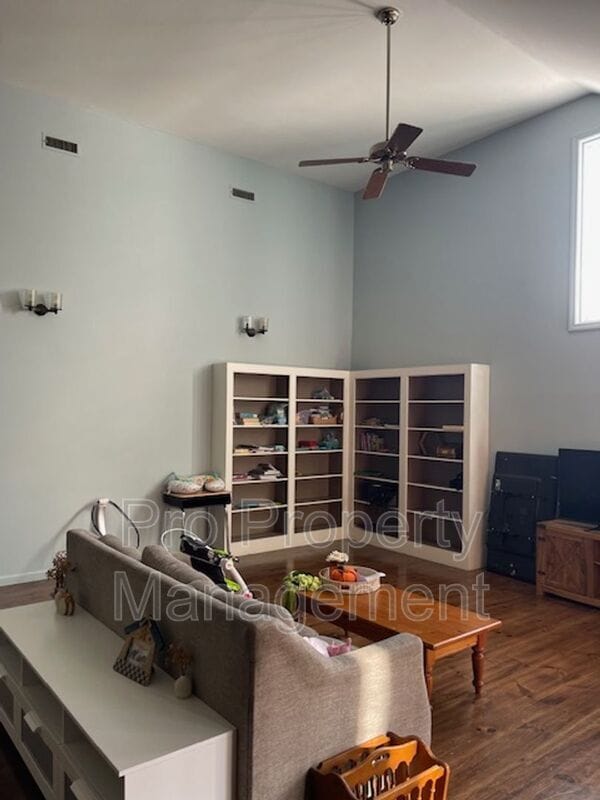 Foto del edificio - 500 Nonnewaug Rd