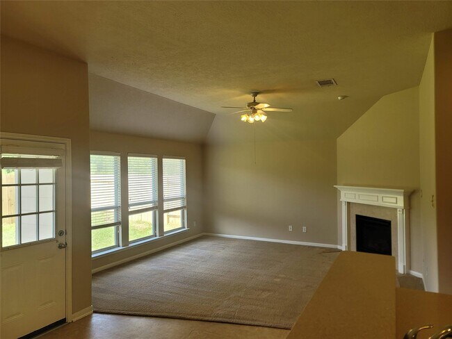 Foto del edificio - 1010 Hannah Falls Ln