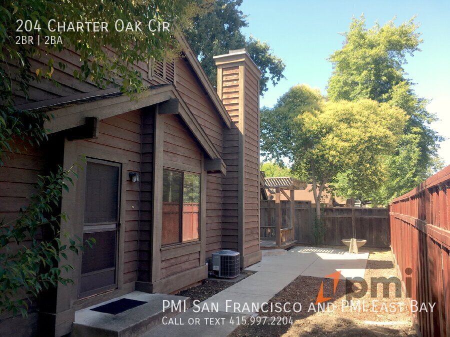 Primary Photo - Large 2br / 2ba Cottage-like Townhouse wit...