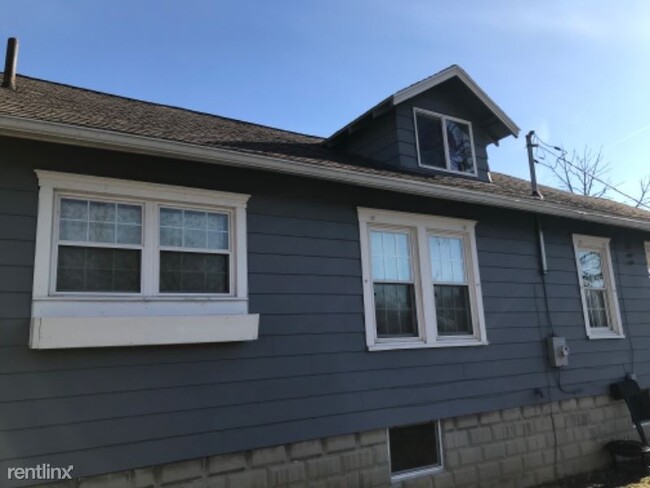 Building Photo - 3 br, 2 bath House - 1100 Fountain Blvd