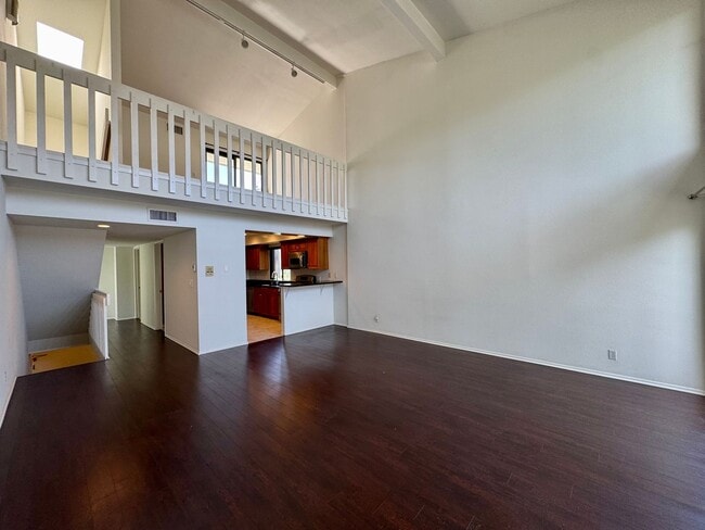 Building Photo - Large and Modern tri-level townhouse in Westwood minutes from Beverly Hills and UCLA