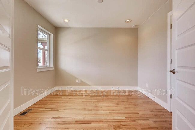 Building Photo - 3344 N Williams St