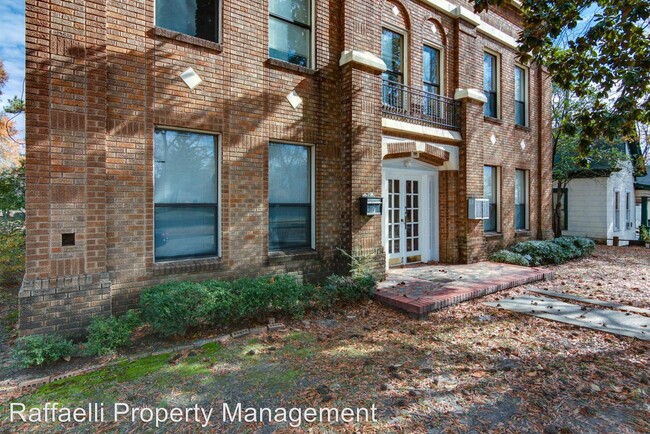 Building Photo - 320 Beech St