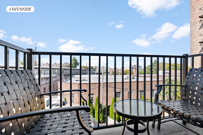 Foto del edificio - 5332 62nd St