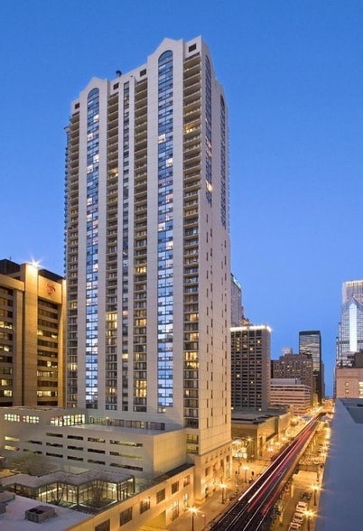 Primary Photo - 200 N Dearborn St