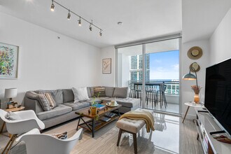 Building Photo - 1080 Brickell Ave