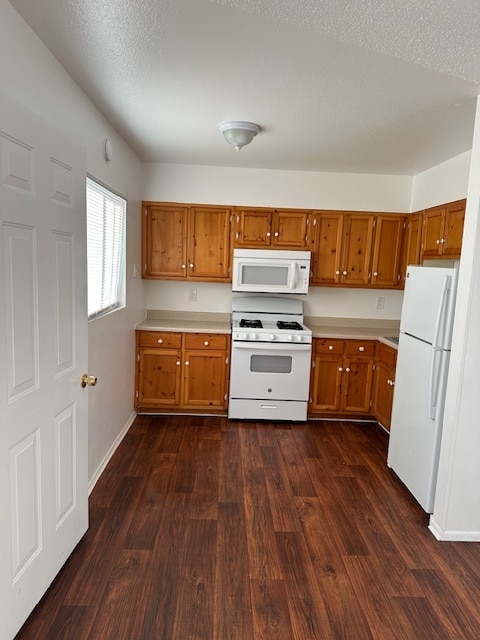 Kitchen - 1028 Chelwood Park Blvd NE