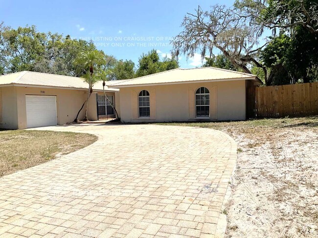 Building Photo - 7161 Lenape Cir