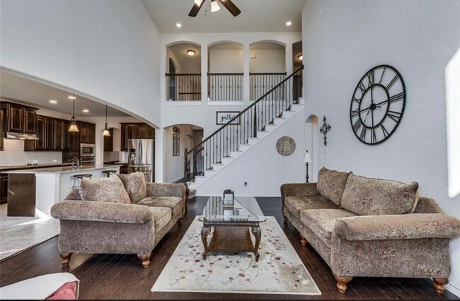 Foto del edificio - 404 S Hill Dr