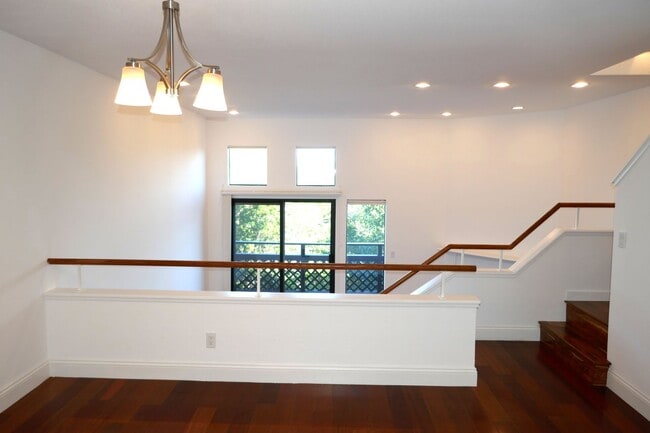 Building Photo - UPDATED TWO BED / TWO AND HALF BATH HEADLA...