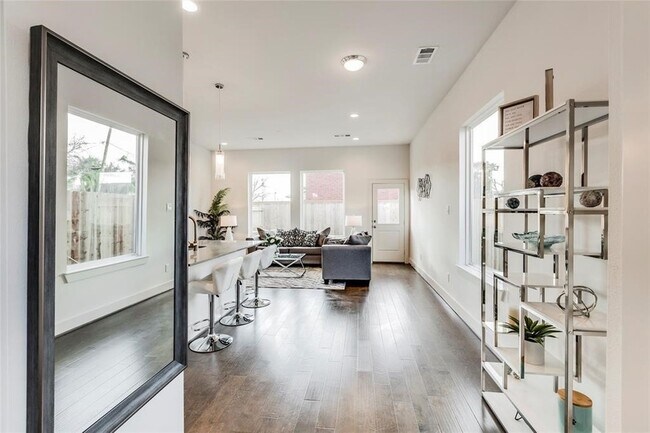 Foto del edificio - 4143 Griggs Rd