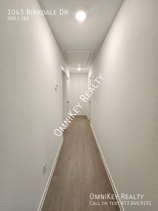 Building Photo - 1043 Birkdale Dr