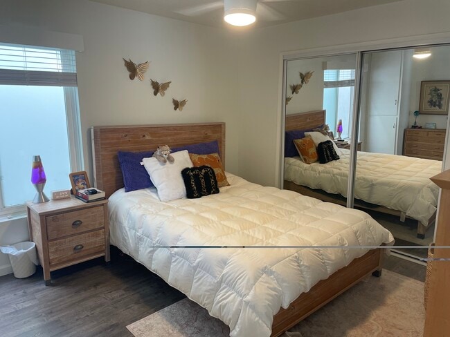 Bedroom - 730 Humbert Ave