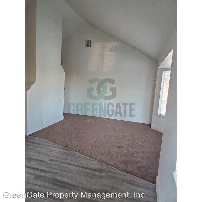 Foto del edificio - 390 Cherry Ln