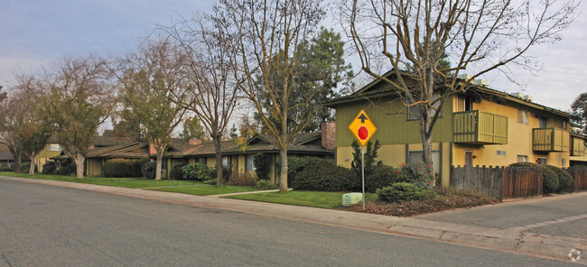 Building Photo - Sierra Gardens Apartments