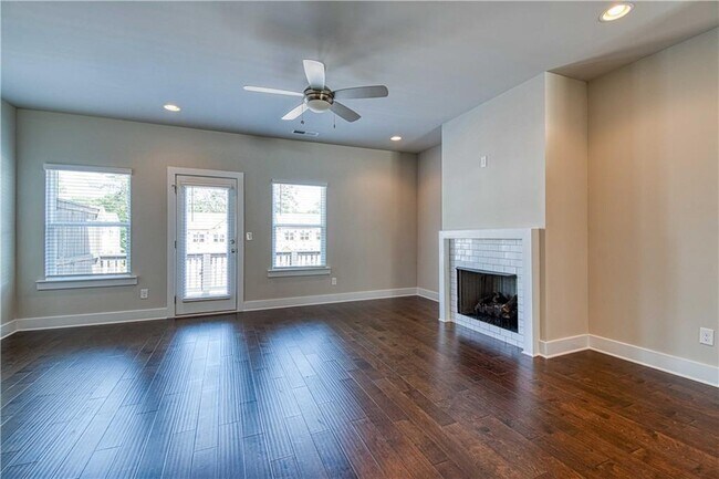 Building Photo - 3817 Oxford Cir