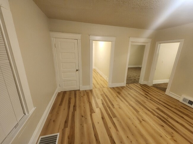 Building Photo - 216 Adams St