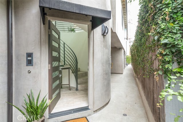 Foto del edificio - 415 Marguerite Ave