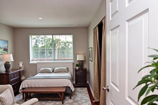 Foto del edificio - 16817 Larch Way