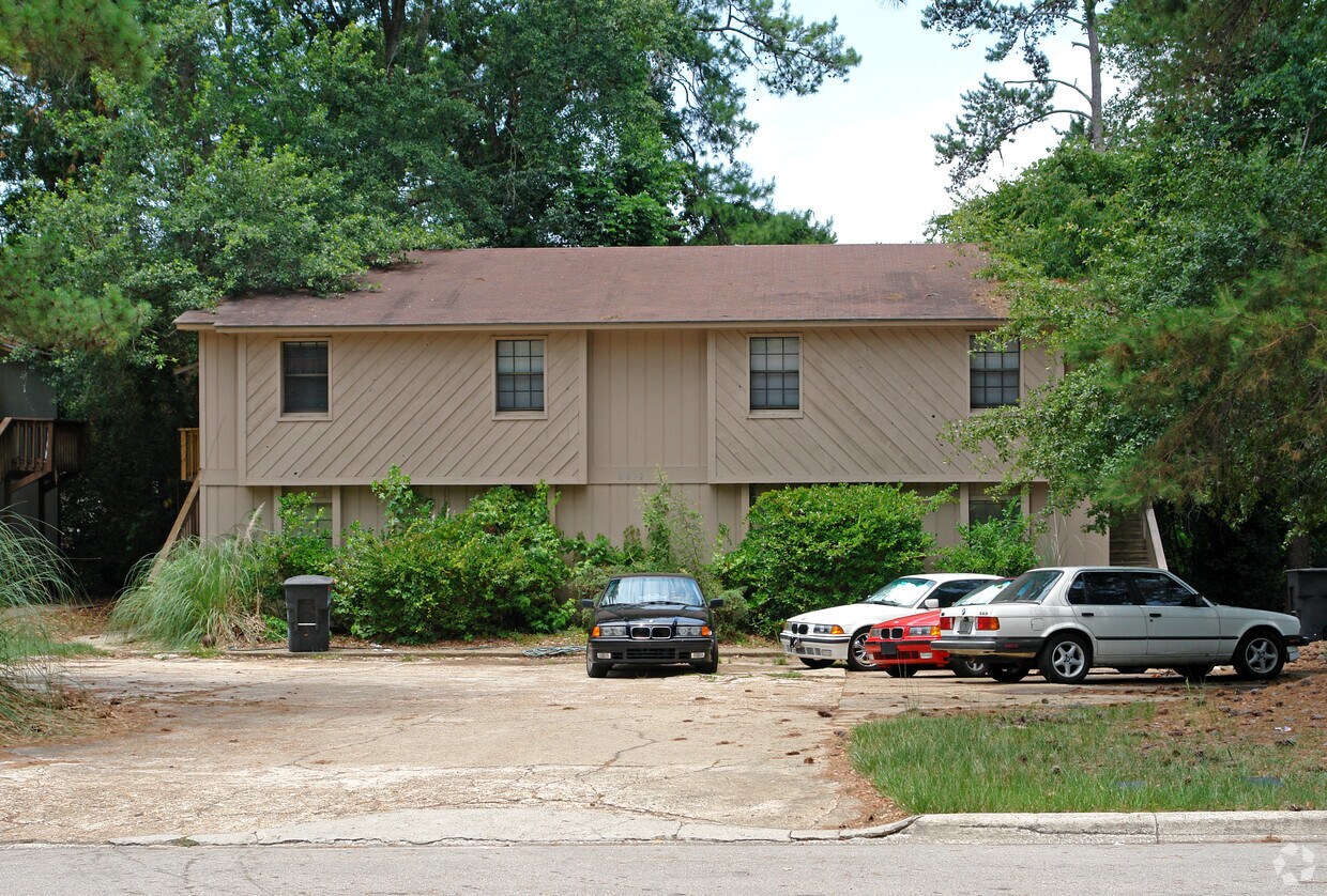Building Photo - 2012 Bradford Ct