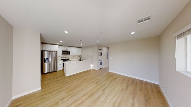 Foto del edificio - 5484 Dorothy Dr