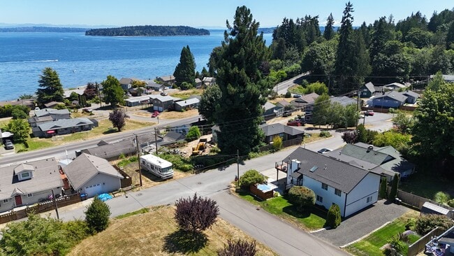 Building Photo - VIEW HOME FOR RENT!