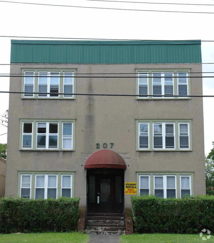 Primary Photo - 207 Main St