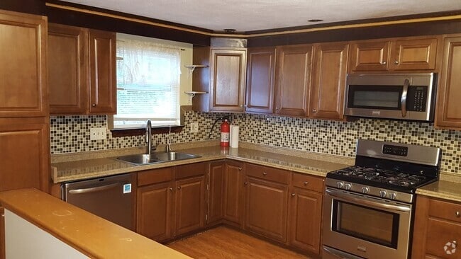 Building Photo - 47 Acorn Dr