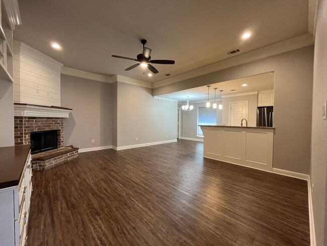 Building Photo - 5429 Meadow Ridge Dr