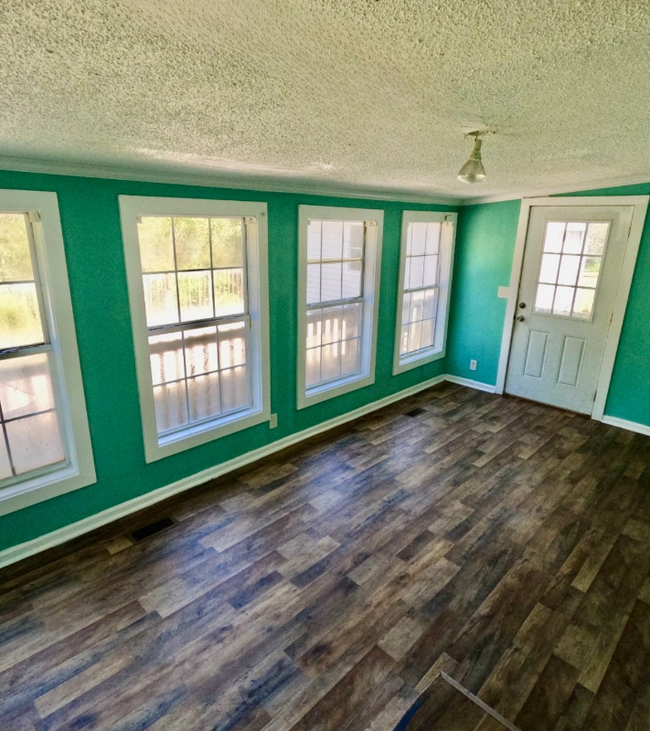 Foto del edificio - 437 Persimmon Ln