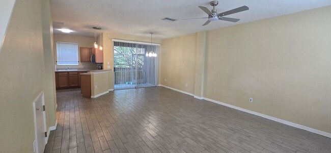 Building Photo - Townhome Near MLK and I-75