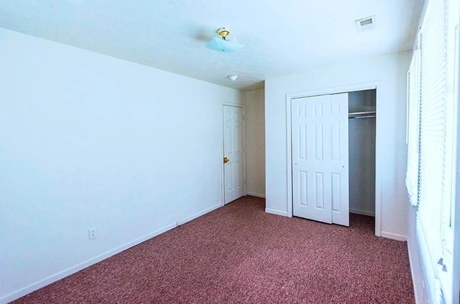 Building Photo - Big Red Apartments