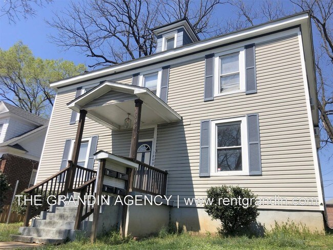 Building Photo - 1209 Chapman Avenue Southwest - C