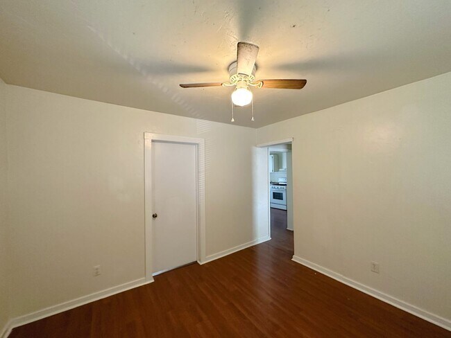 Foto del edificio - Cozy 2 Bedroom, 1 Bathroom House