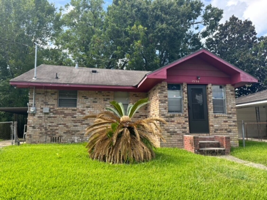 Primary Photo - 1538 Fig St