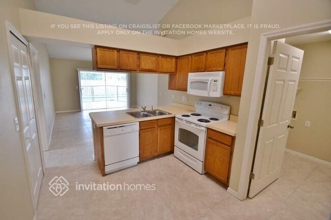 Foto del edificio - 2102 Ridgemore Dr