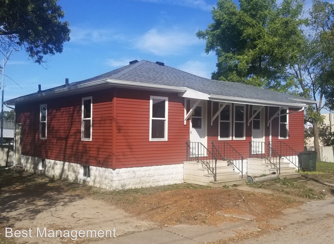 504506 Maynard Ave, Waterloo, IA 50701 Room for Rent in Waterloo, IA