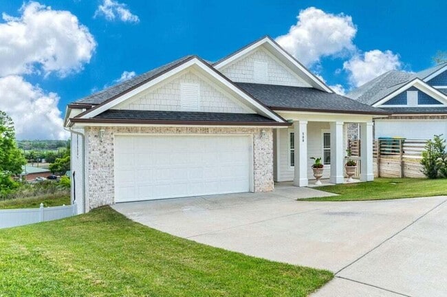 Building Photo - 508 Hideaway Ln