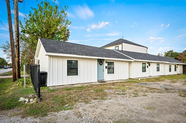 Building Photo - 7303 Market St