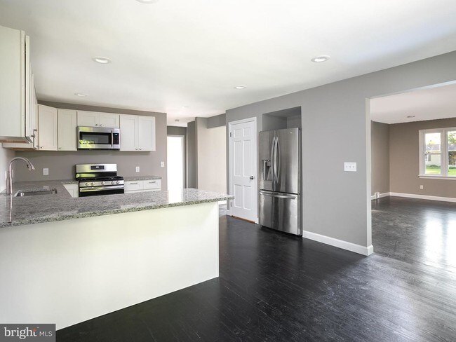 Foto del edificio - 4840 Crosswicks Hamilton Square Rd