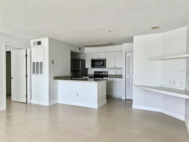 Foto del edificio - 2218 Grand Cayman Ct